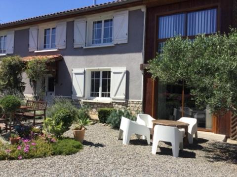 Loft Atypique Bed & Breakfast Villeneuve-de-Riviere Ngoại thất bức ảnh
