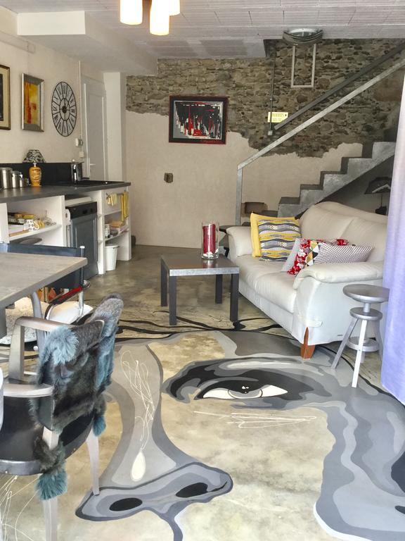 Loft Atypique Bed & Breakfast Villeneuve-de-Riviere Ngoại thất bức ảnh